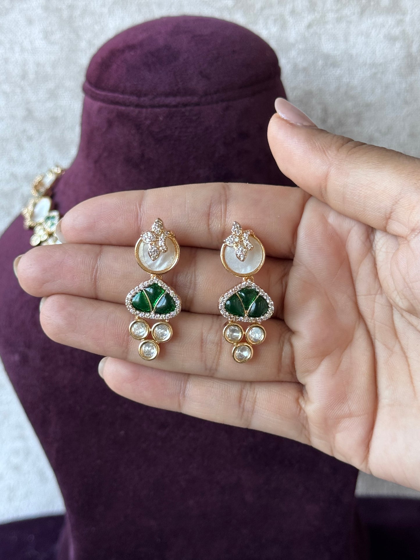 Mother of Pearl Kundan Necklace Set | The Tara Collection