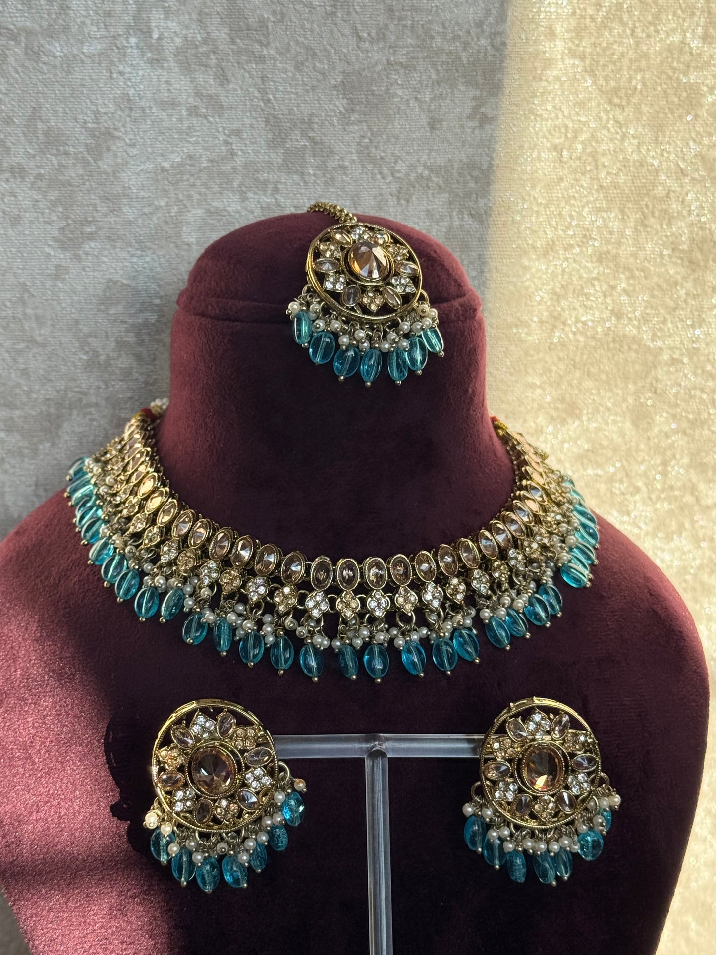 Champagne Gold Necklace Set with oval stud earrings & tikka | The Tara Collection