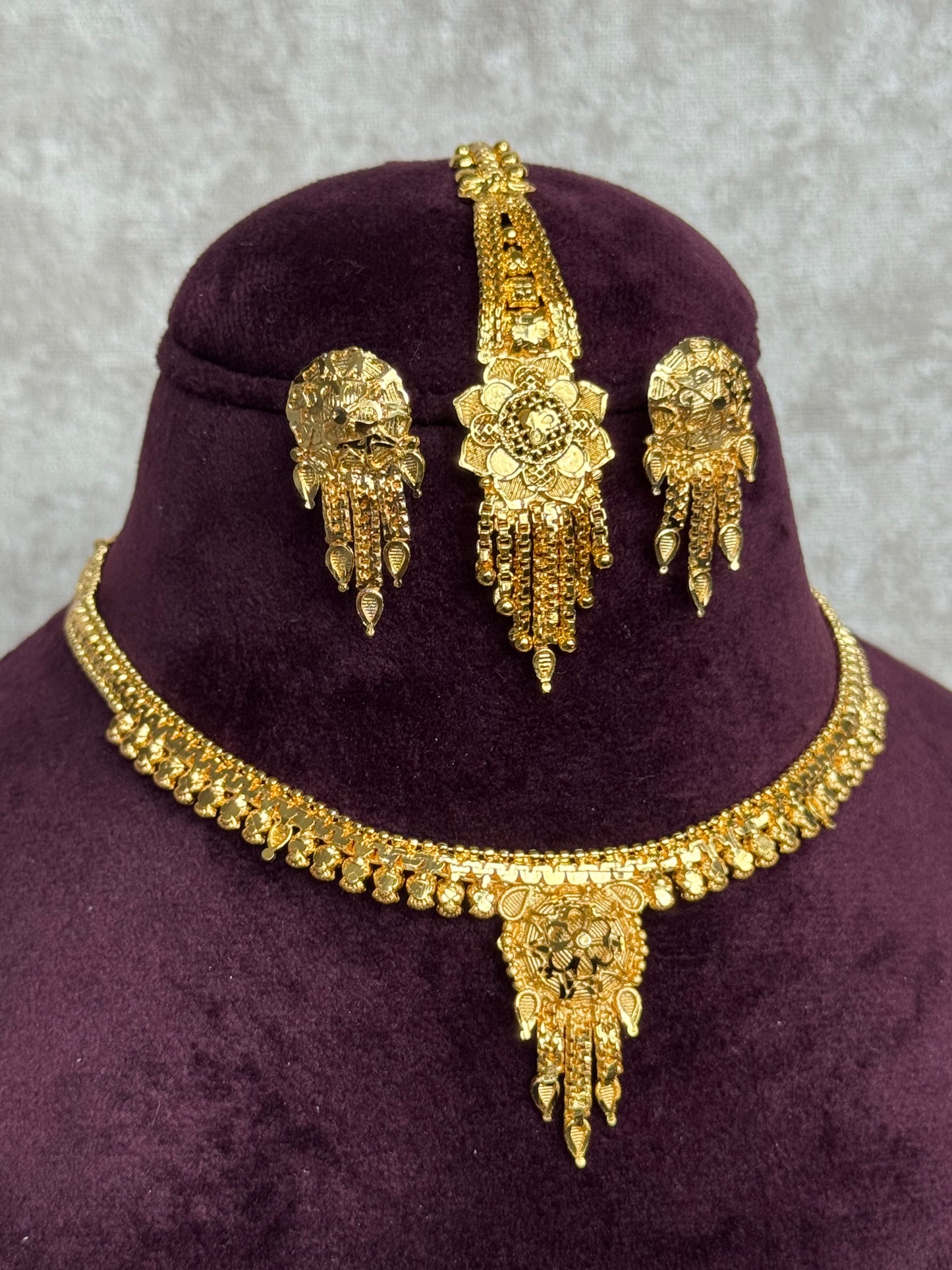 Micro Gold Necklace set with tikka | The Tara Collection