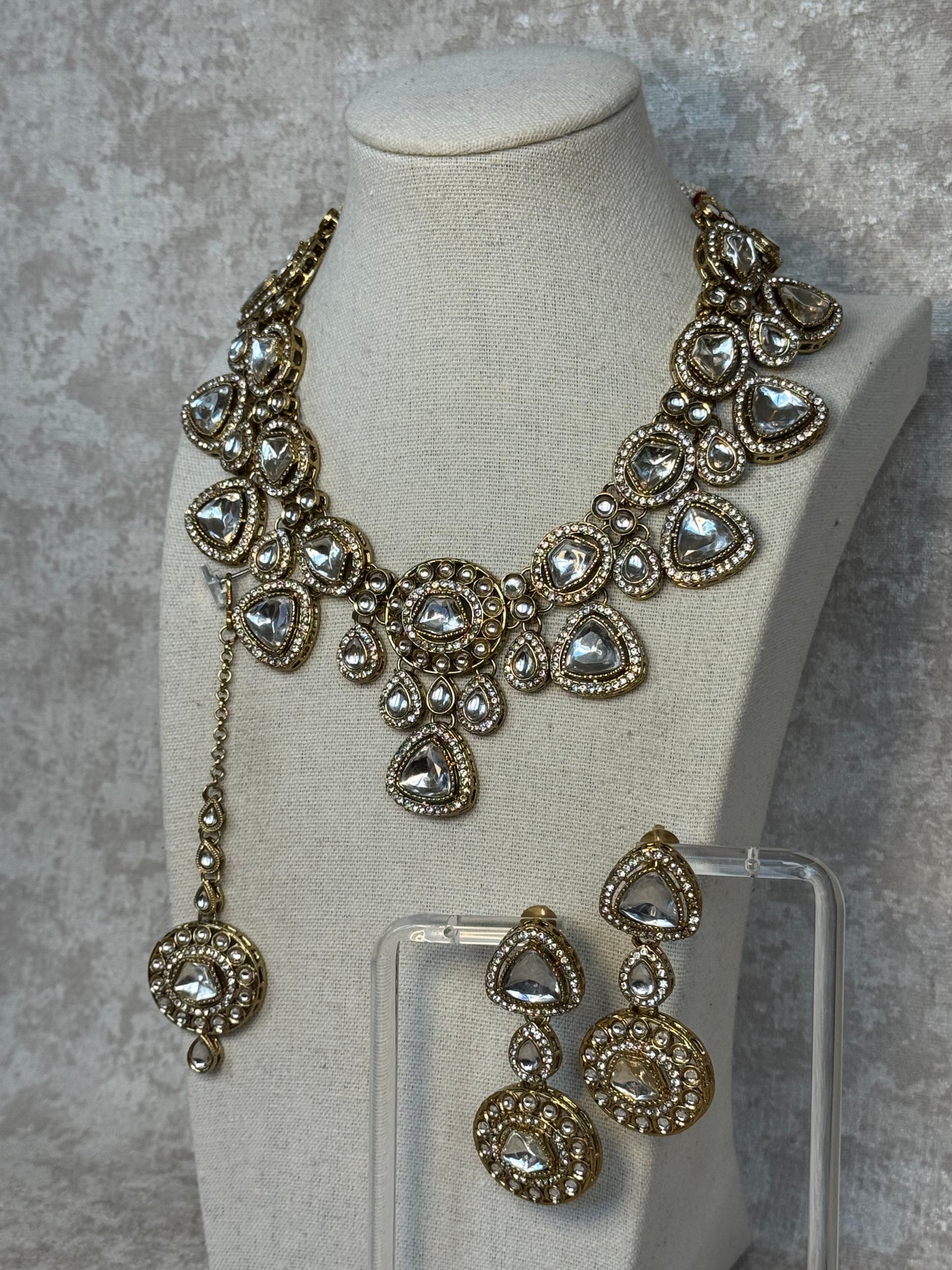 Kundan Statement Necklace Set