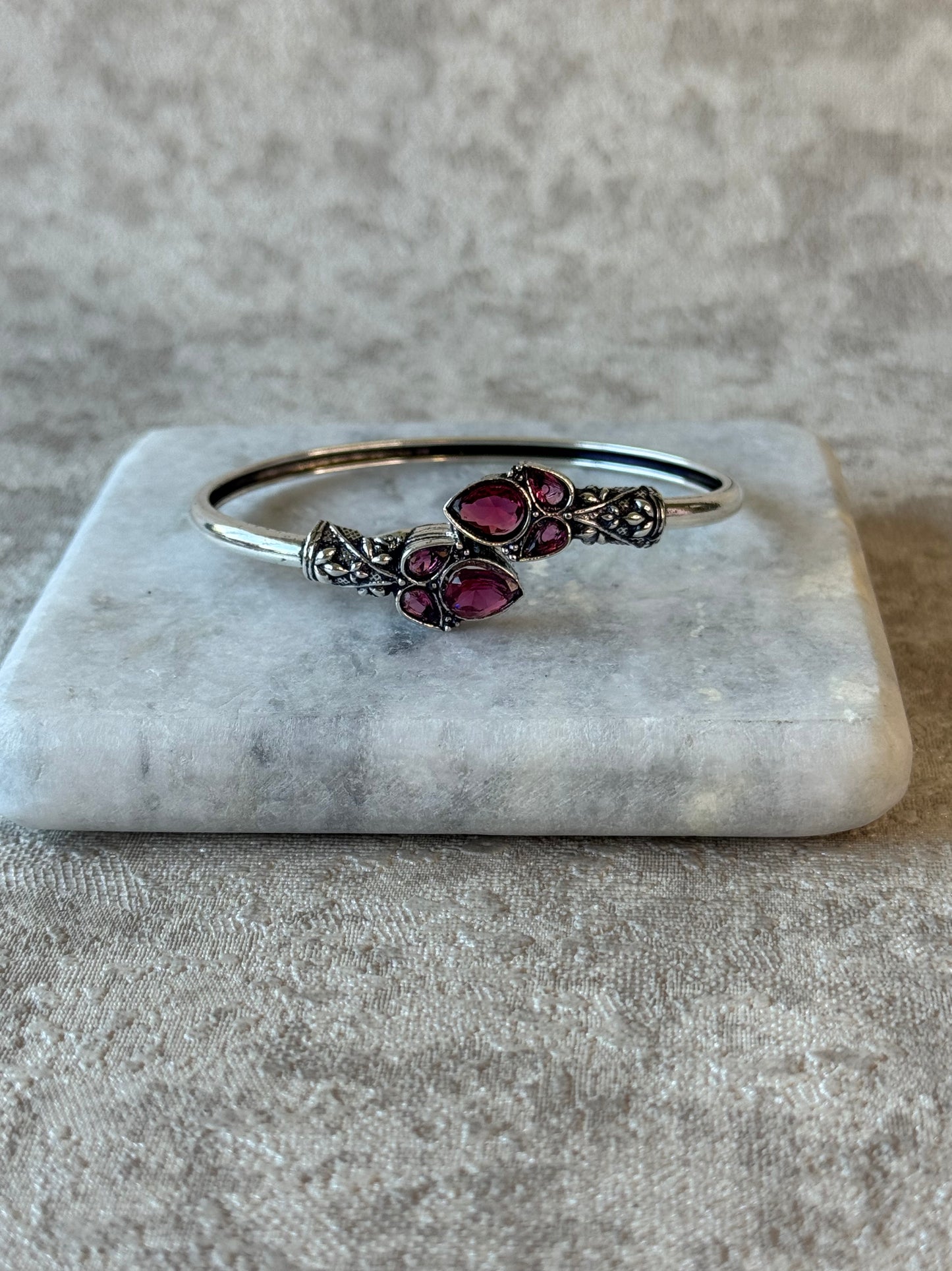 Oxidised Leaf Stone Bangles – Adjustable (Multiple Colours)