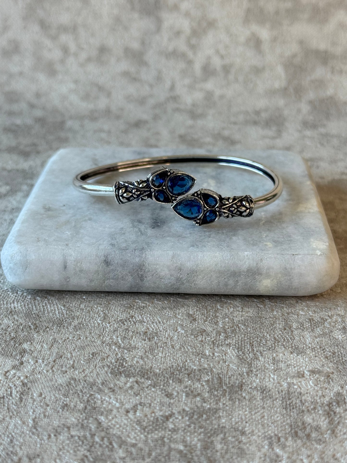Oxidised Leaf Stone Bangles – Adjustable (Multiple Colours)