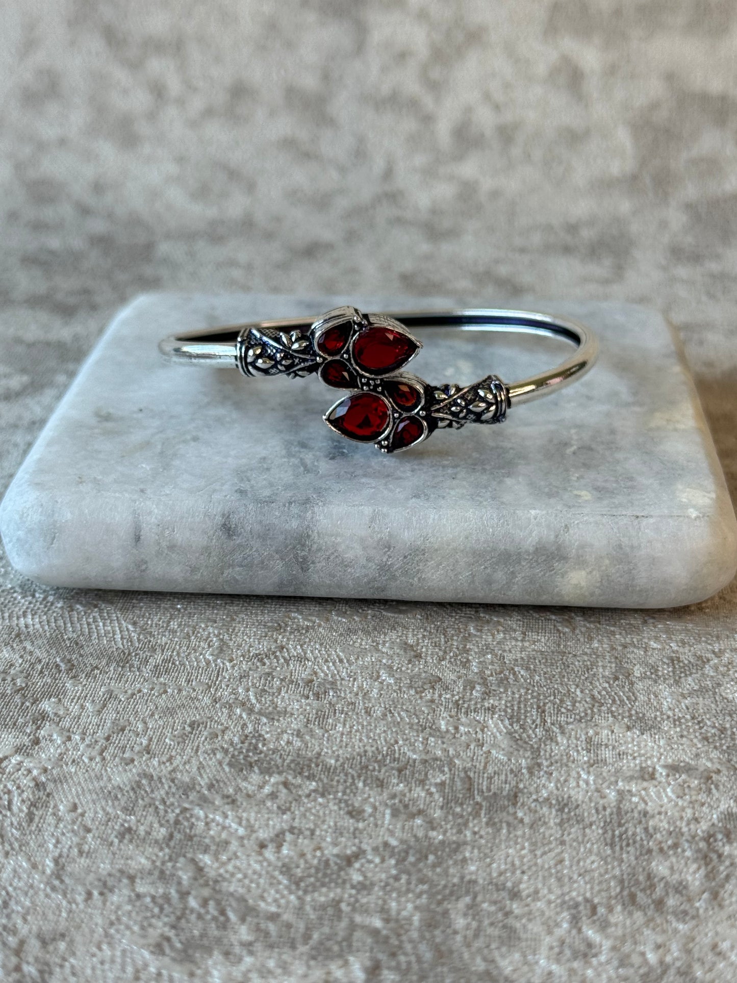 Oxidised Leaf Stone Bangles – Adjustable (Multiple Colours)