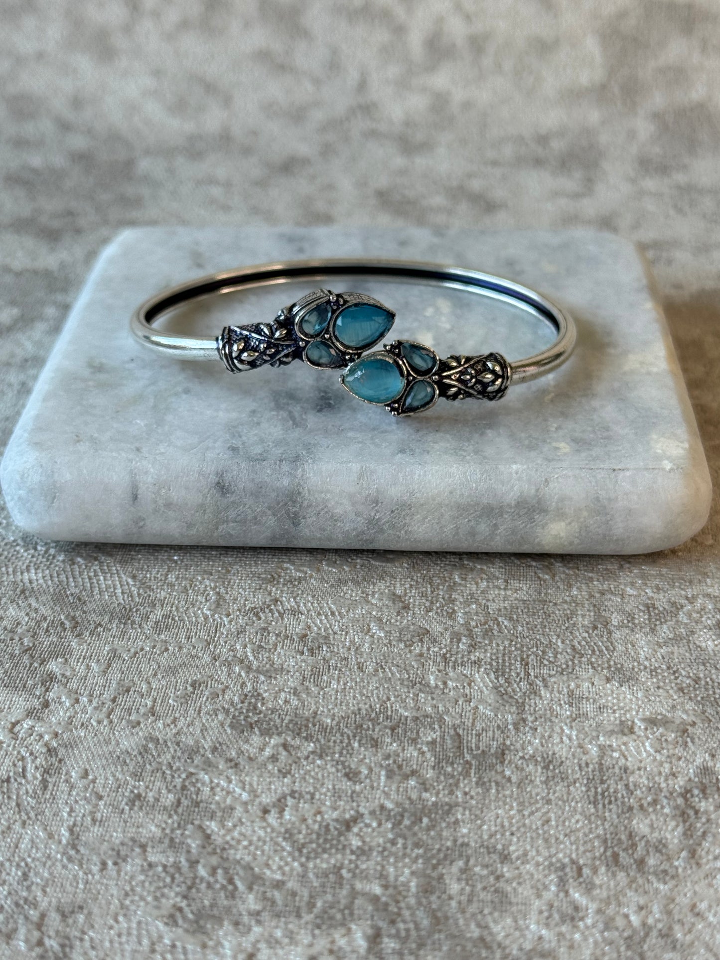 Oxidised Leaf Stone Bangles – Adjustable (Multiple Colours)