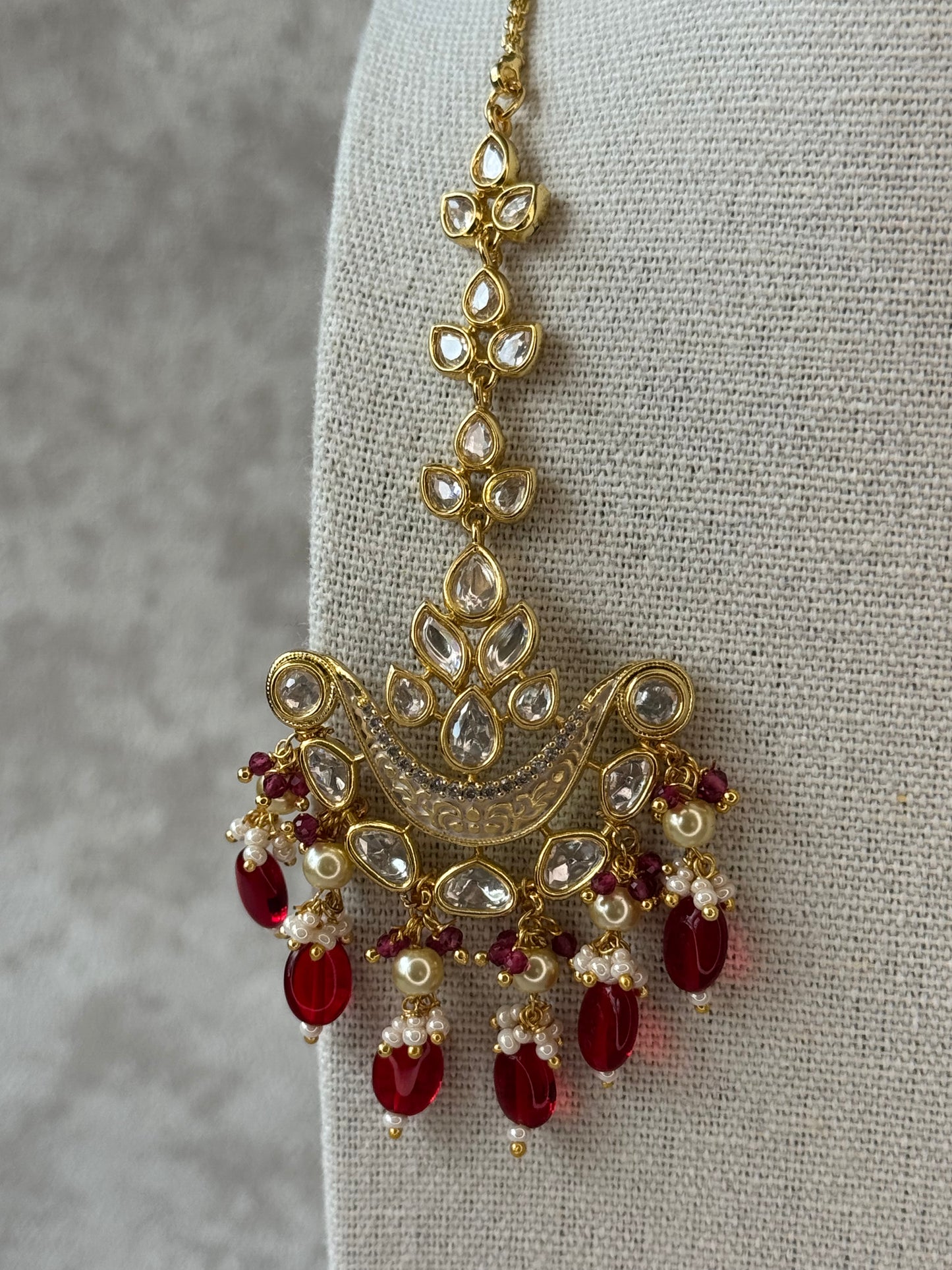 Elegant High Gold Maang Tikka