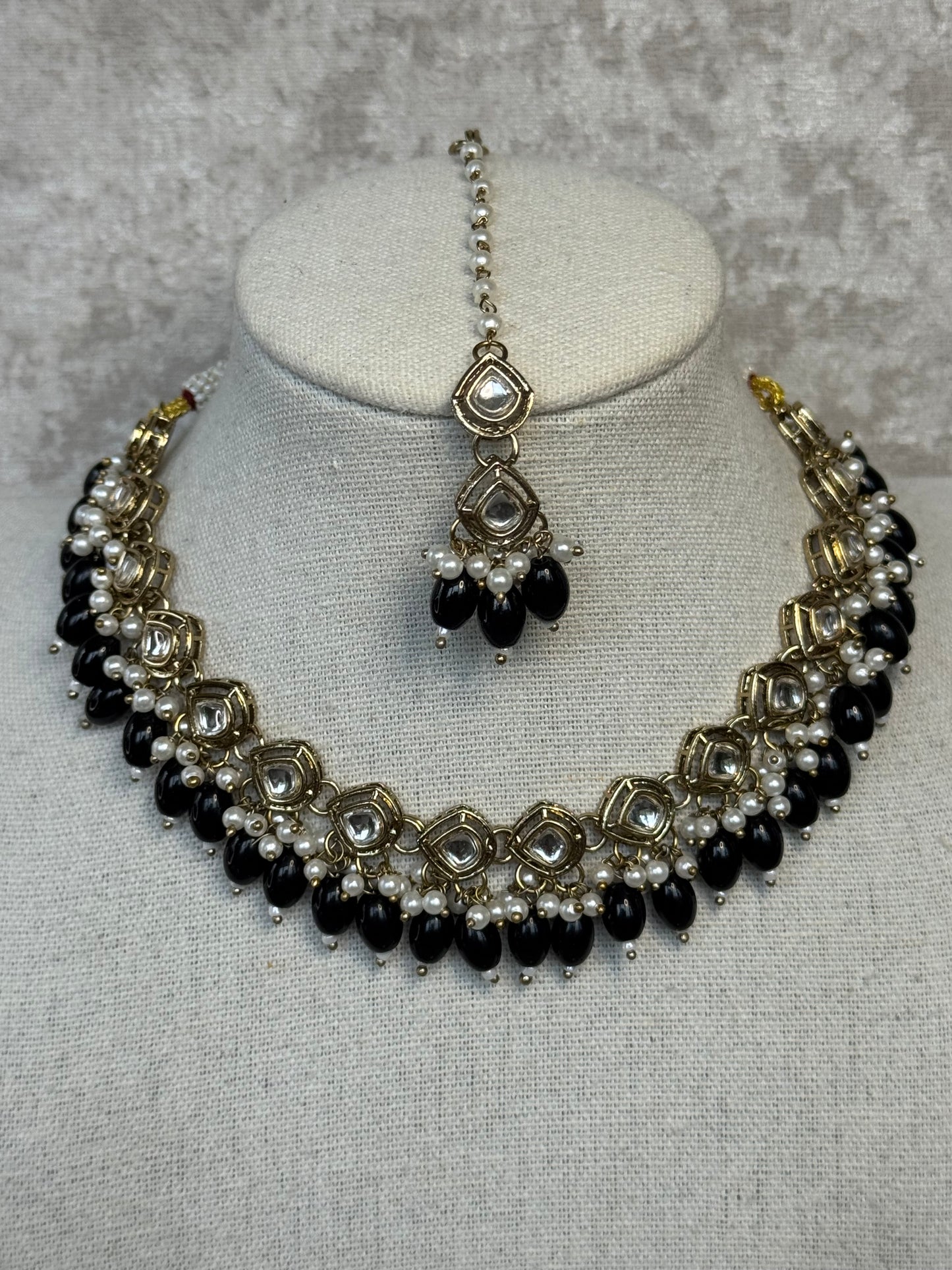 Necklace set with earrings and tikka - Mendhi Plated