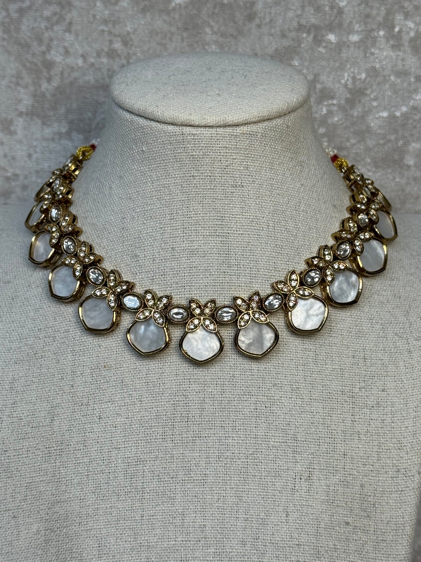 Mother of Pearl Necklace Set with Mendhi Plating