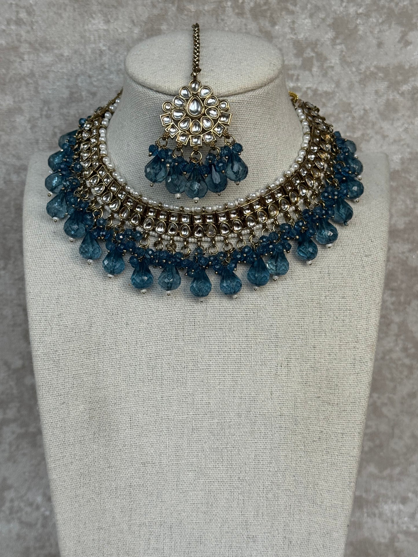 Kundan Necklace Set with Earrings & Tikka
