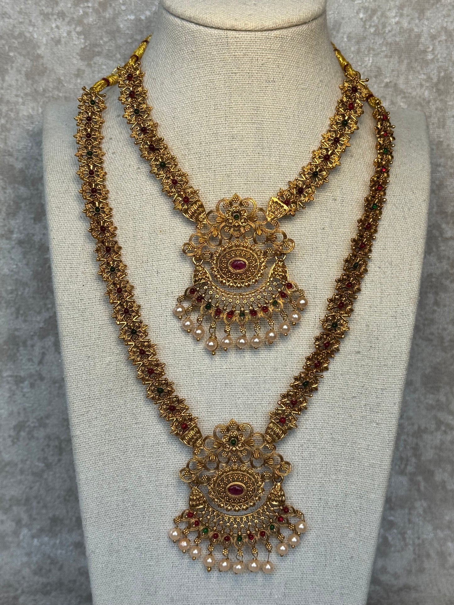 Regal Gold Necklace Set