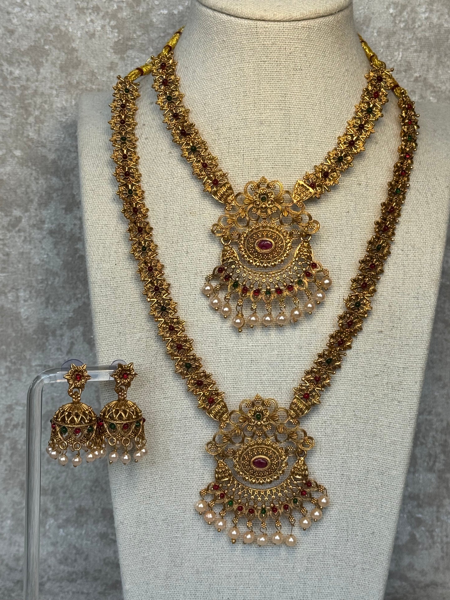 Regal Gold Necklace Set