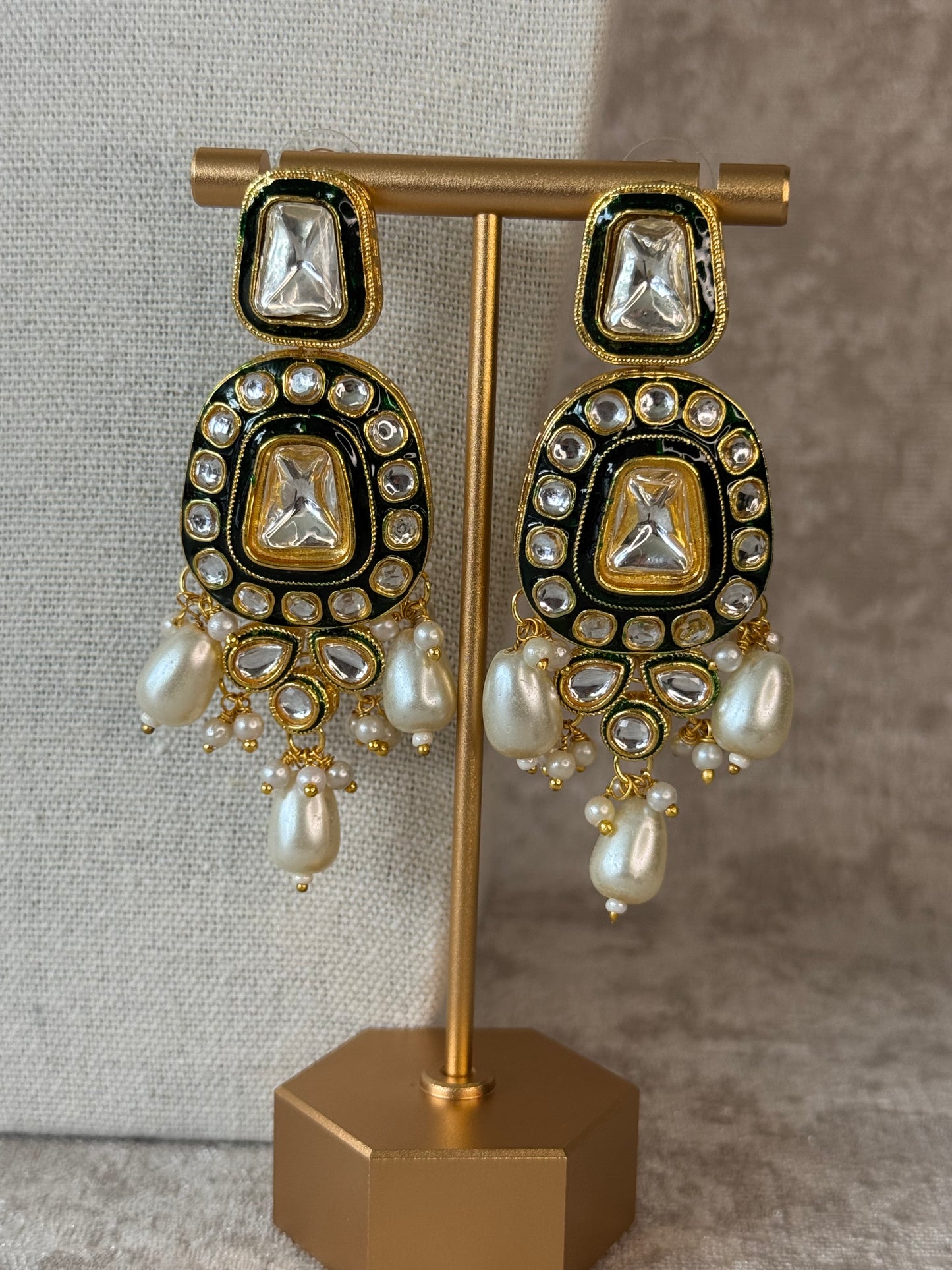 Kundan Choker Set with Maang Tikka & Earrings | Indian Bridal Jewellery