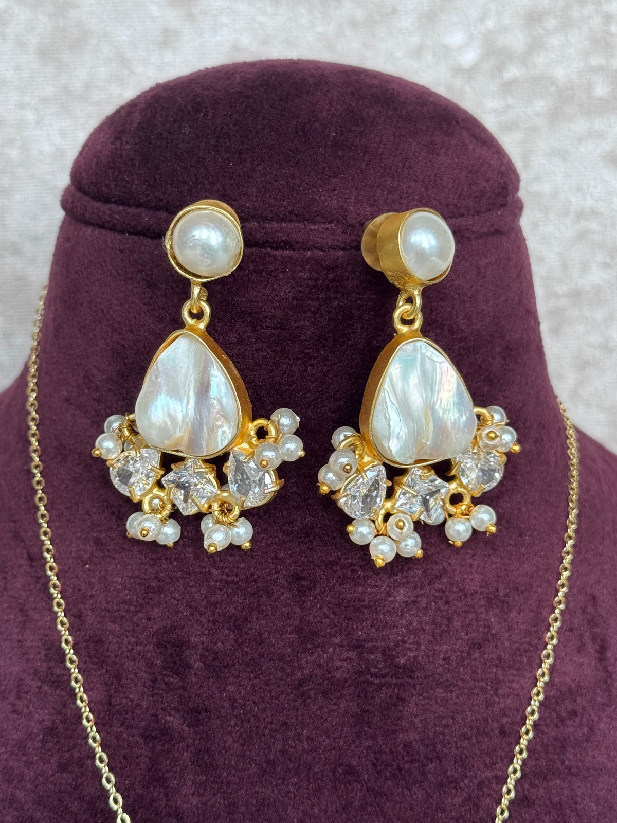 Mira - Mother of Pearl Pendant Set | The Tara Collection