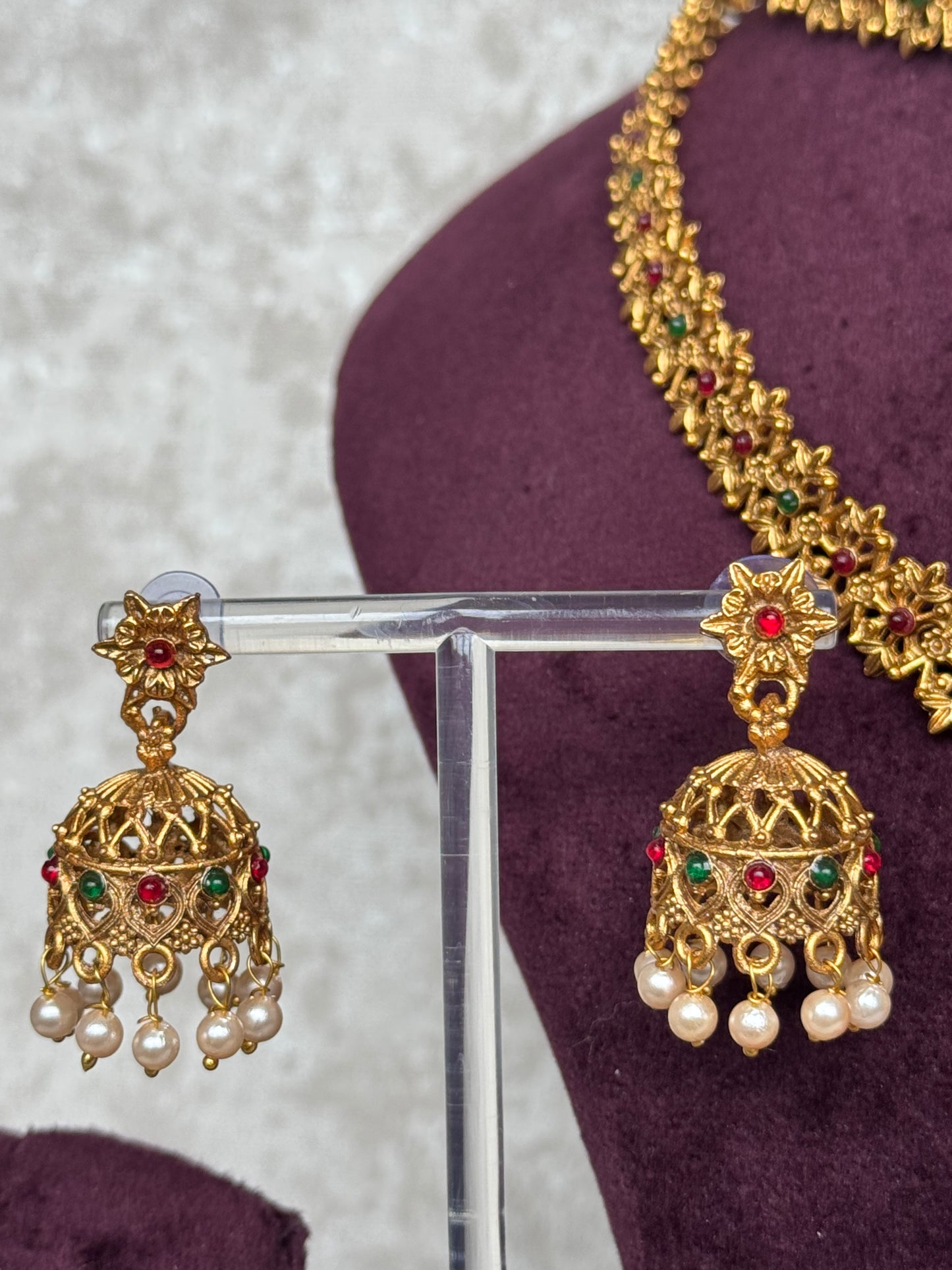 Regal Gold Necklace Set