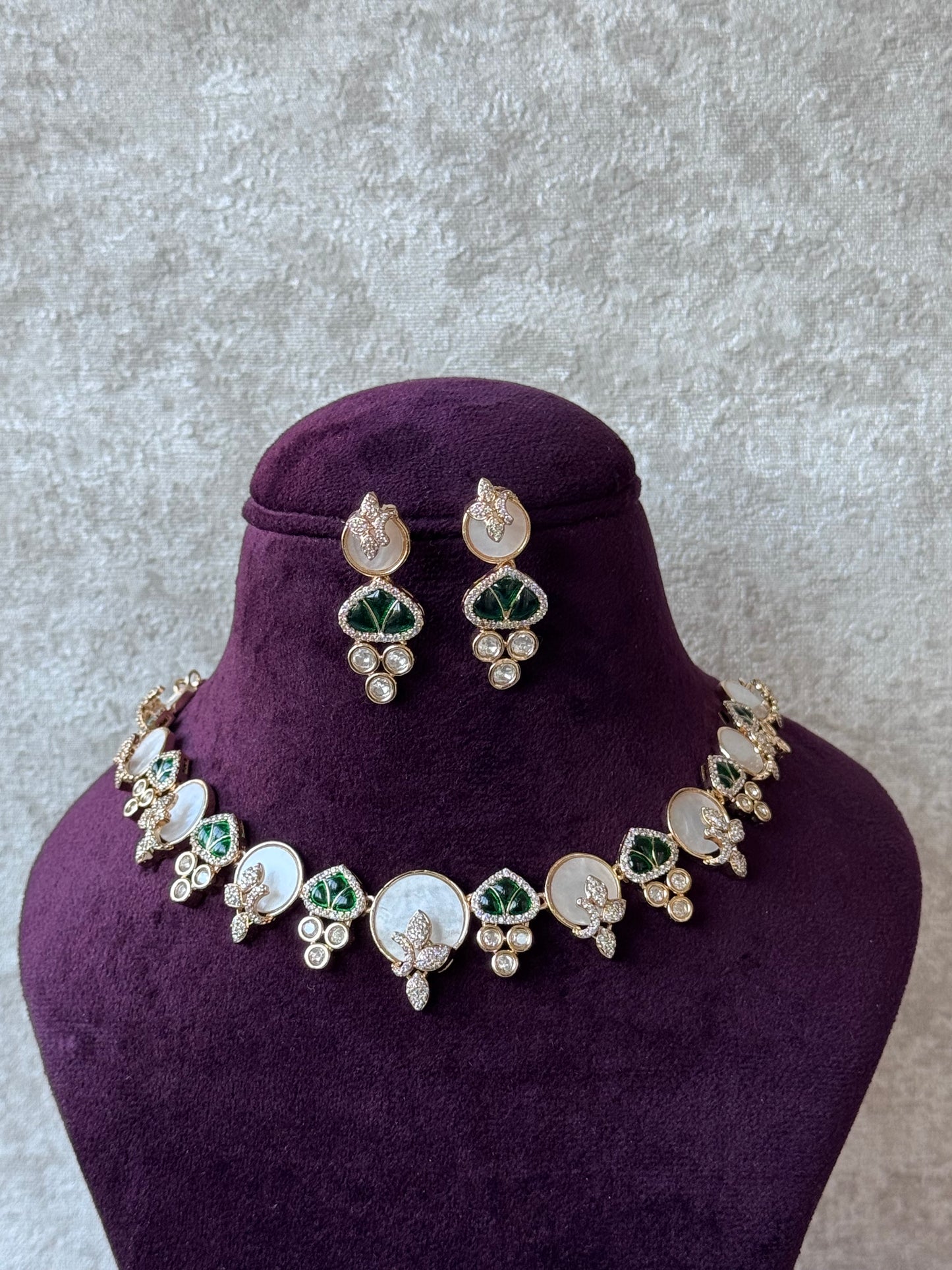 Mother of Pearl Kundan Necklace Set | The Tara Collection