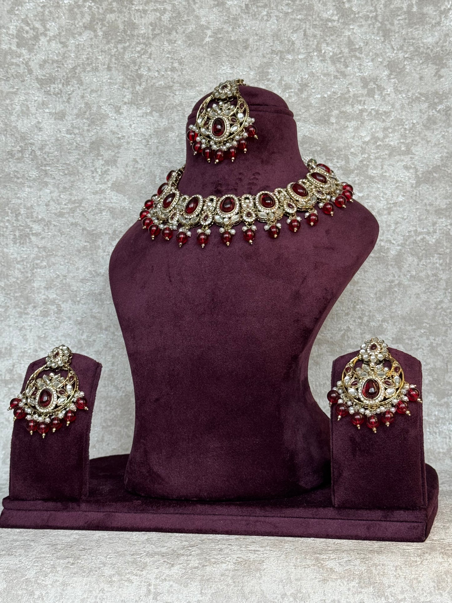 Oval Stone Necklace Set with Tikka