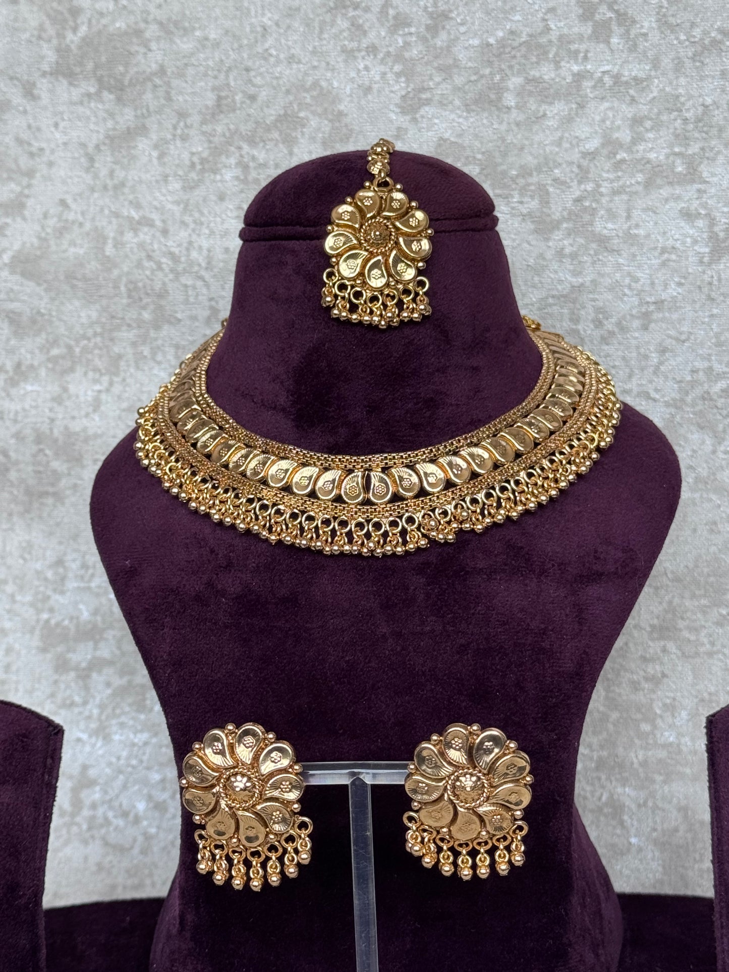 Floral Antique Choker Set | The Tara Collection