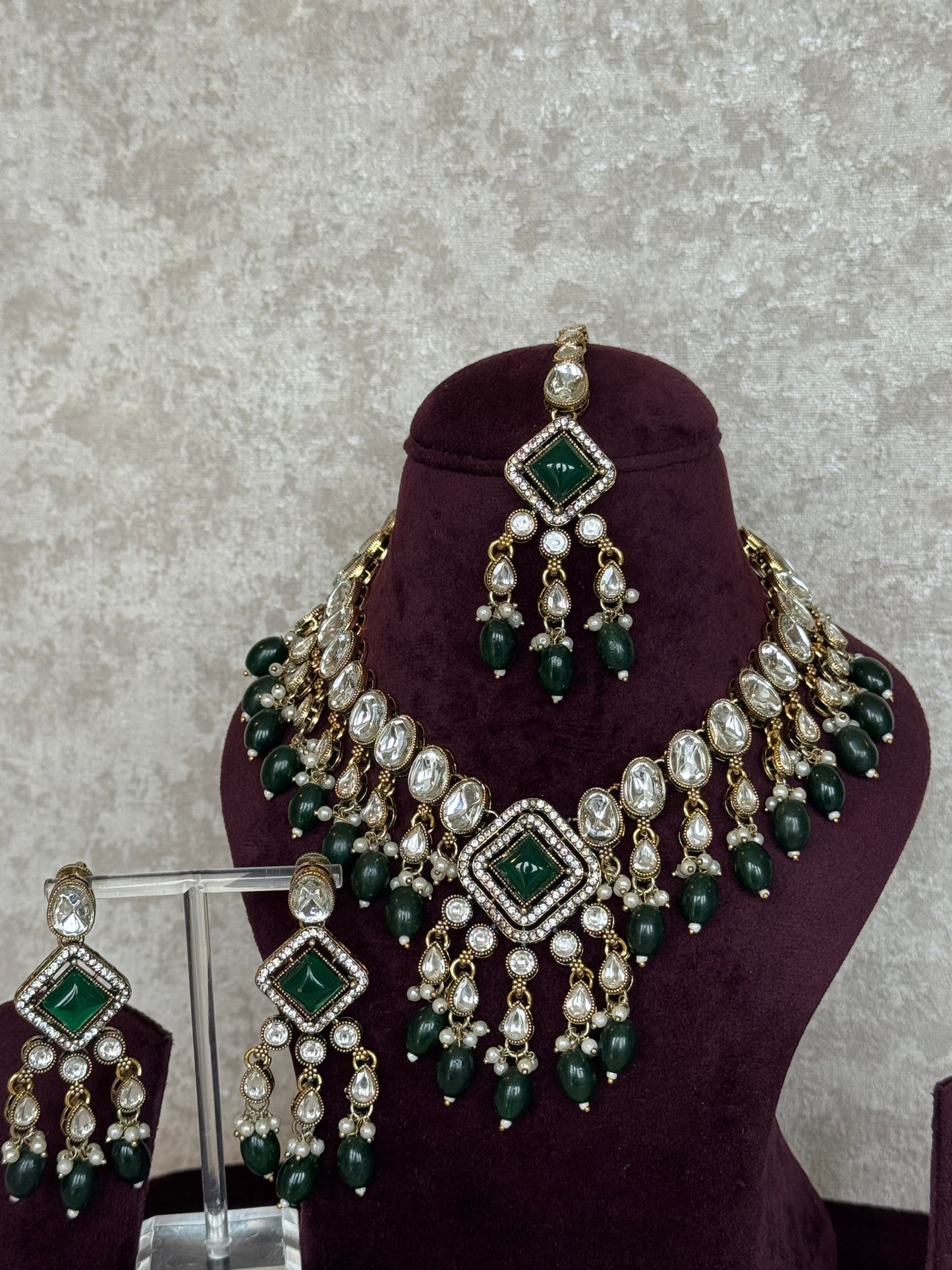 Tyaani Kundan Necklace Set | The Tara Collection