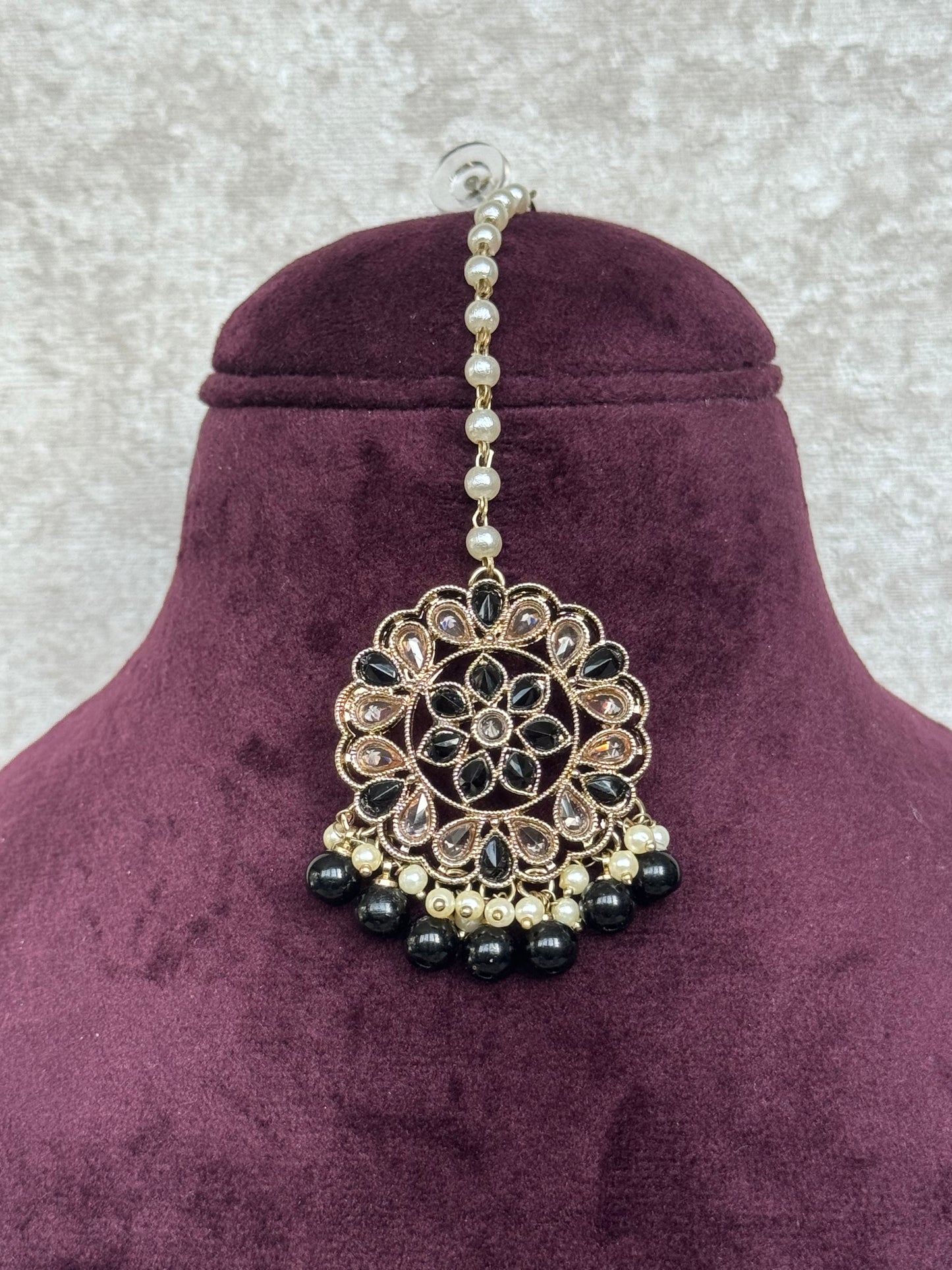 Jhumka Sahara Earring Tikka Set