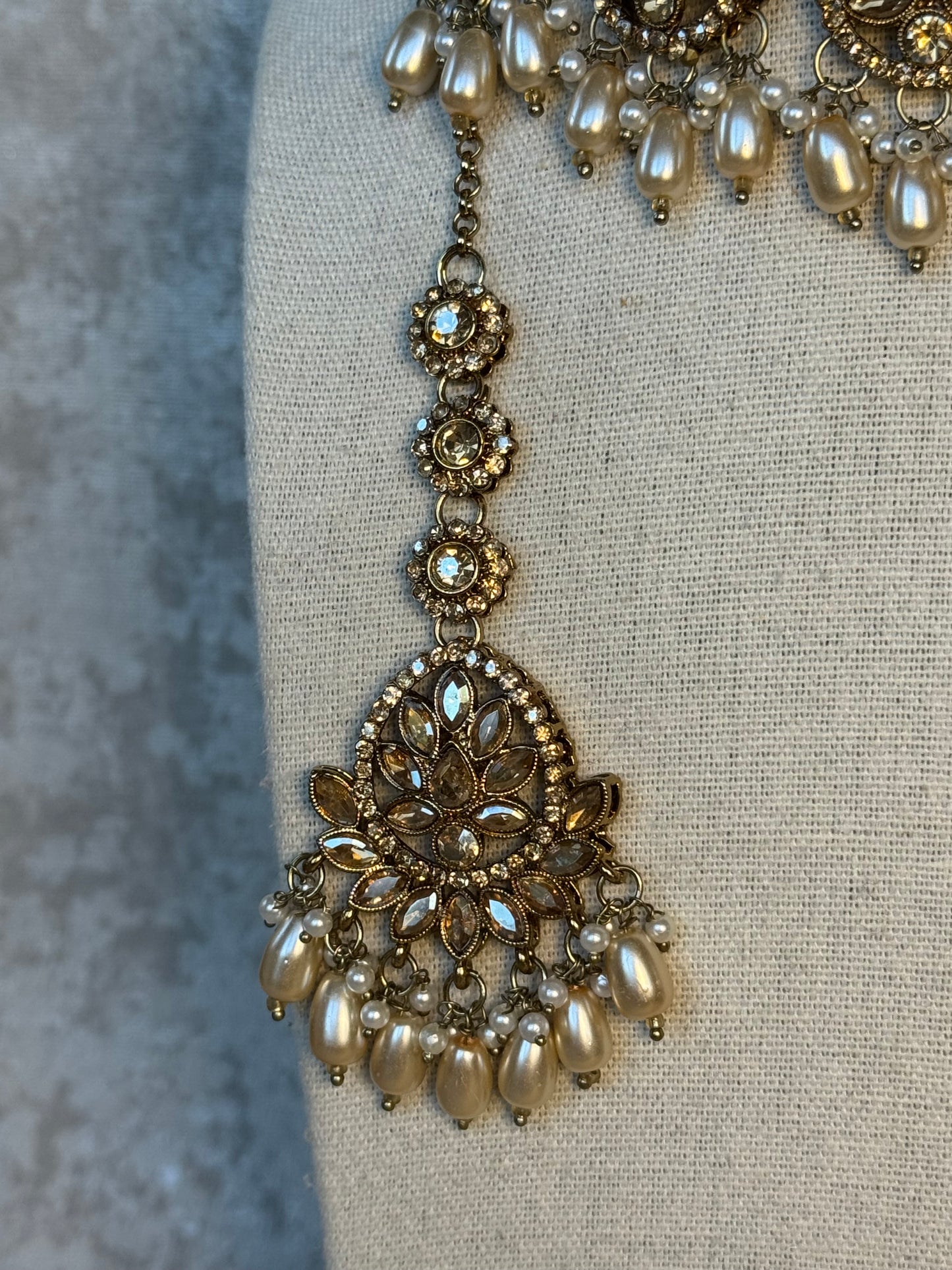 Gold and Pearl Necklace Set