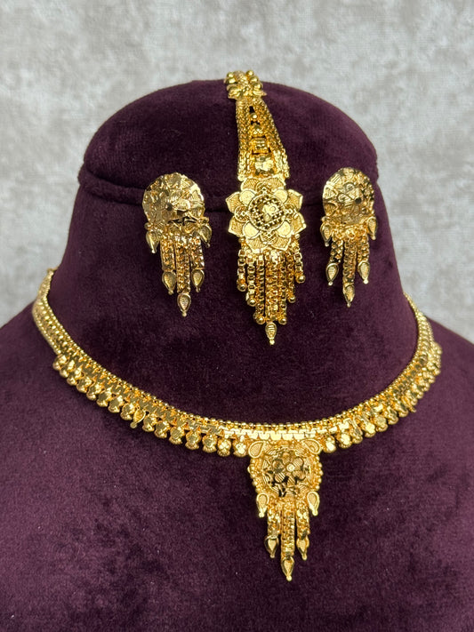 Micro Gold Necklace set with tikka | The Tara Collection