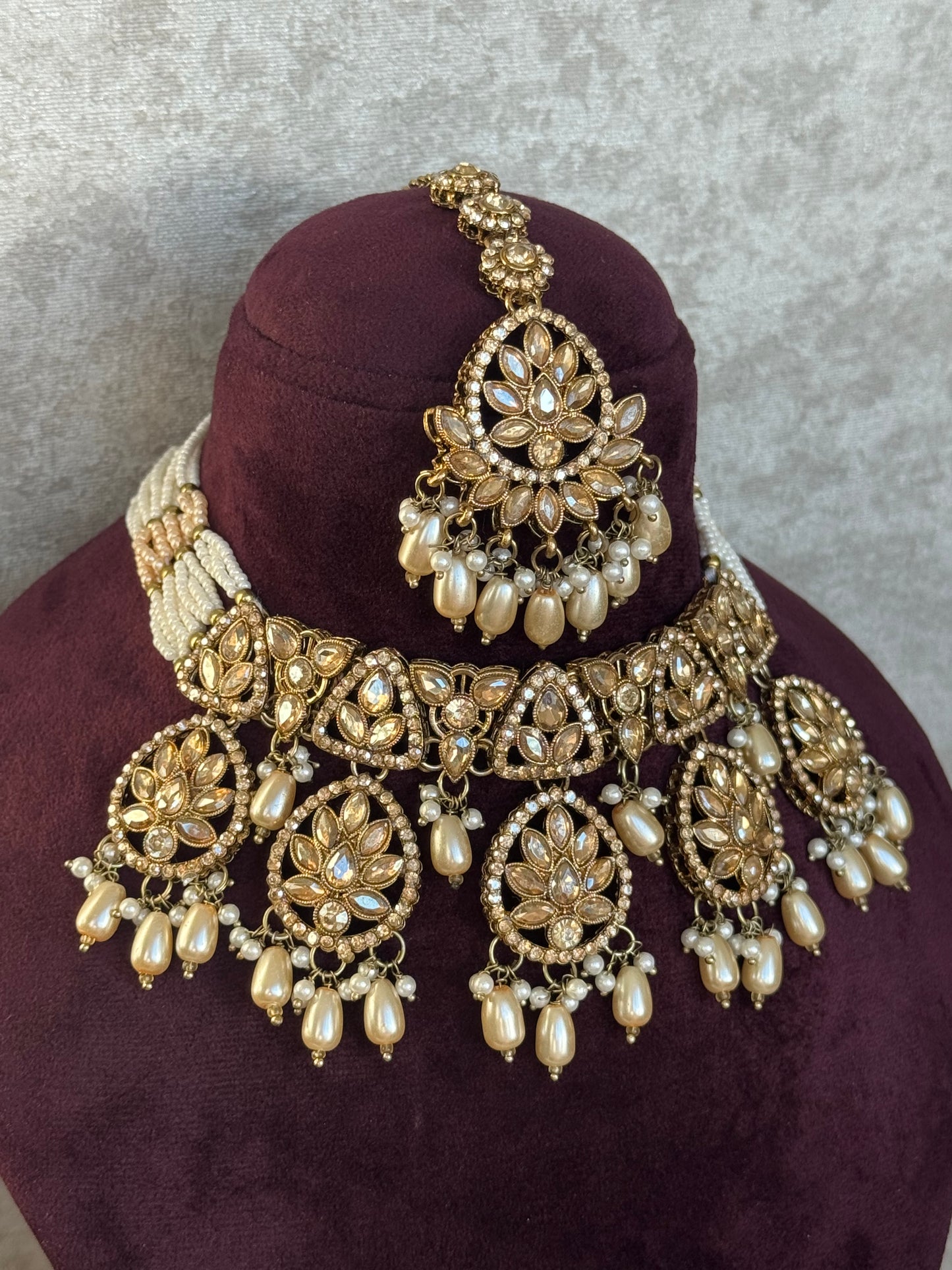 Gold and Pearl Necklace Set
