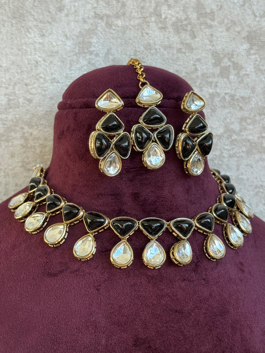 Kundan Mendhi Polish Set | Necklace, Earrings & Tikka