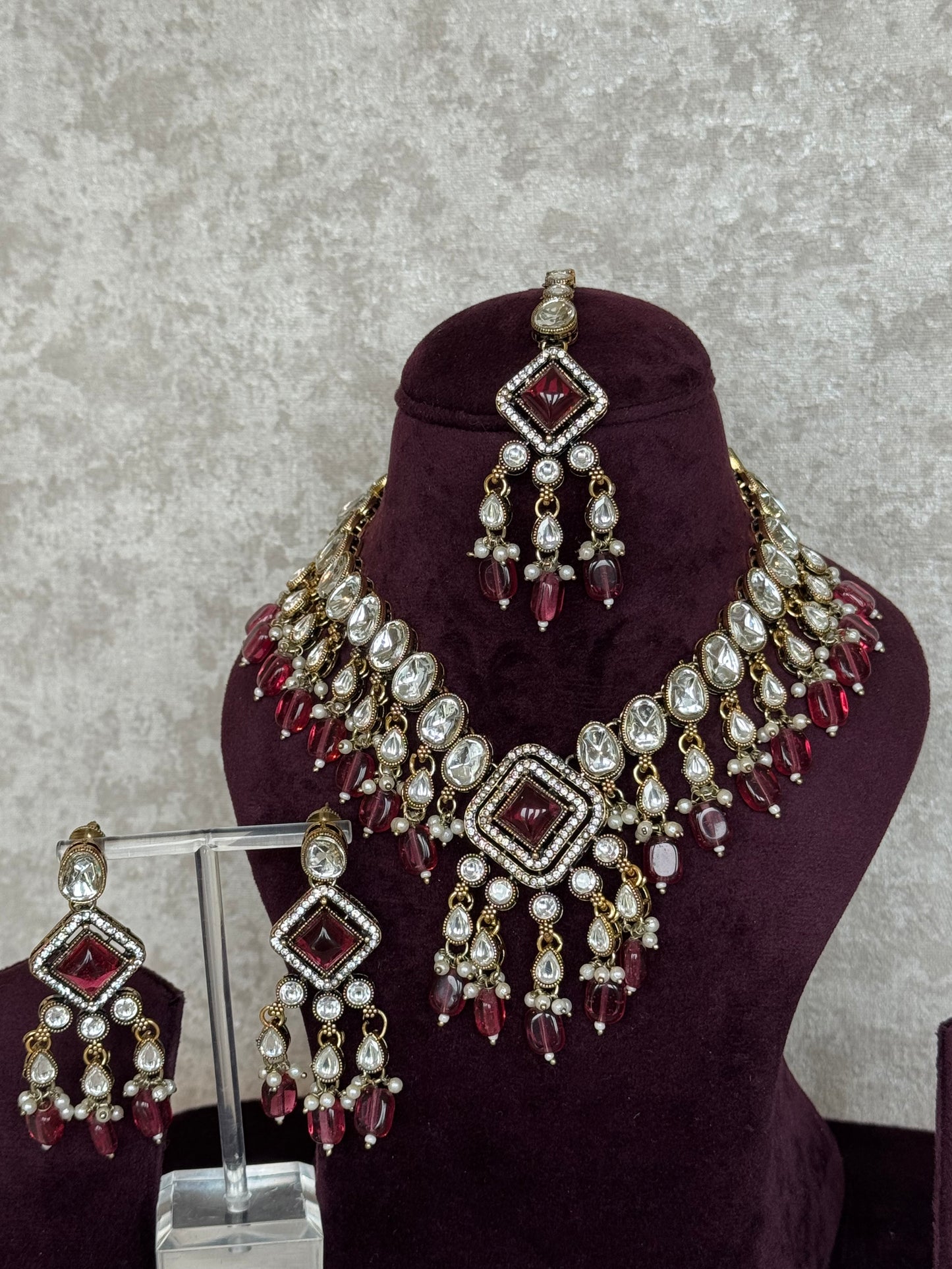 Tyaani Kundan Necklace Set | The Tara Collection