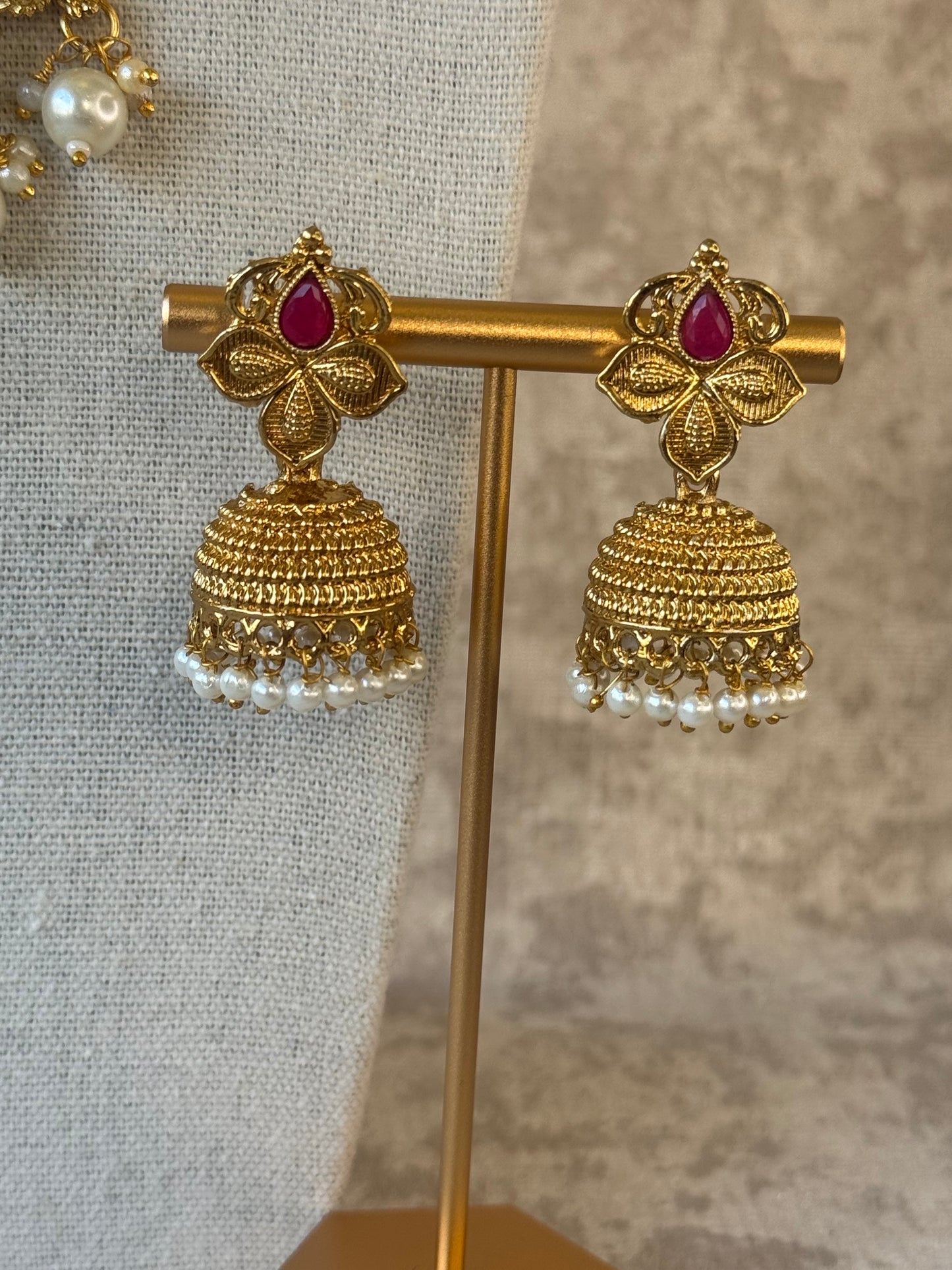 High Gold Polish Temple Necklace Set