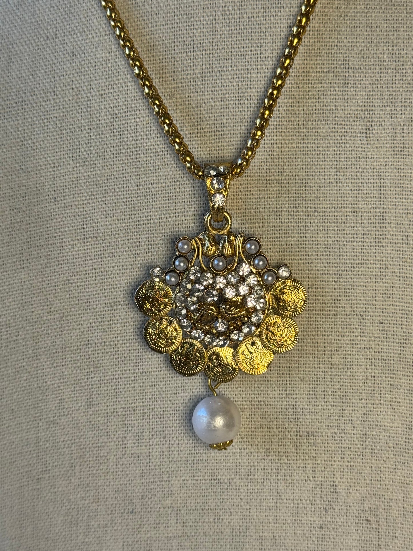 Temple Pendant Set
