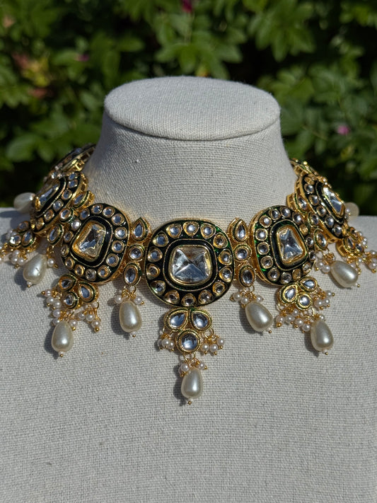 Kundan Choker Set with Maang Tikka & Earrings | Indian Bridal Jewellery